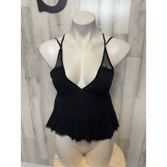 Black tank top - Picture 2 of 7